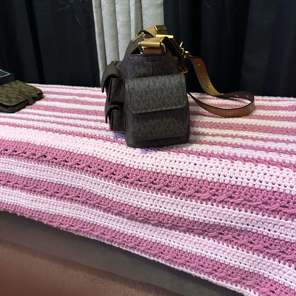 Michael By Michael Kors Brown/Acorn Dakota Medium Signature Logo Shoulder Bag - Picture 9 of 11